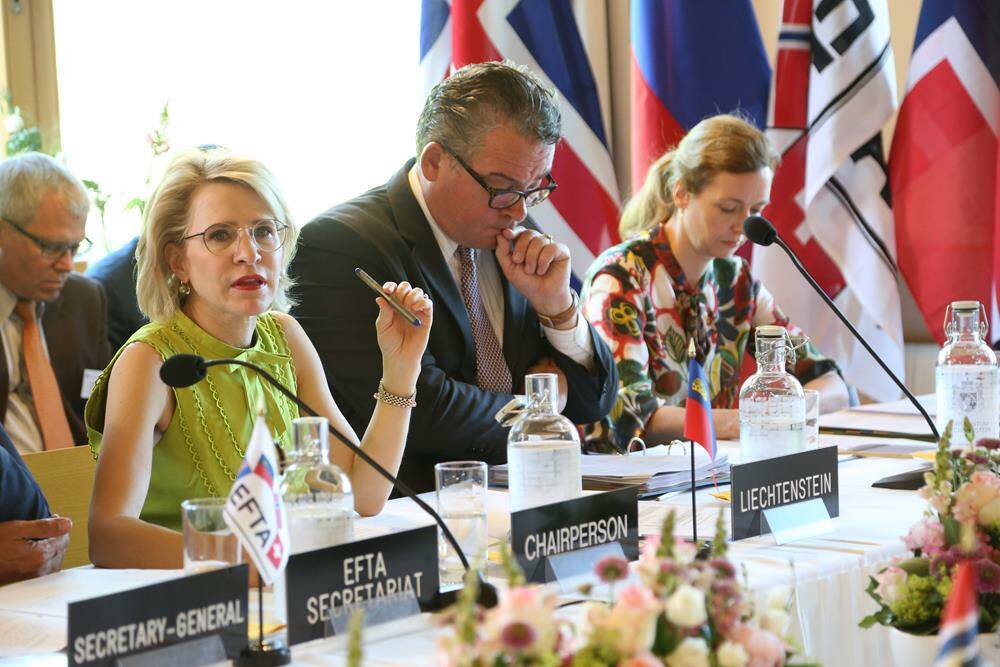 Regierungsrätin Aurelia Frick, Botschafter Peter Matt und Botschafterin Sabine Monauni, anlässlich des EFTA-Ministertreffens in Liechtenstein. (Quelle: EFTA) | © EFTA